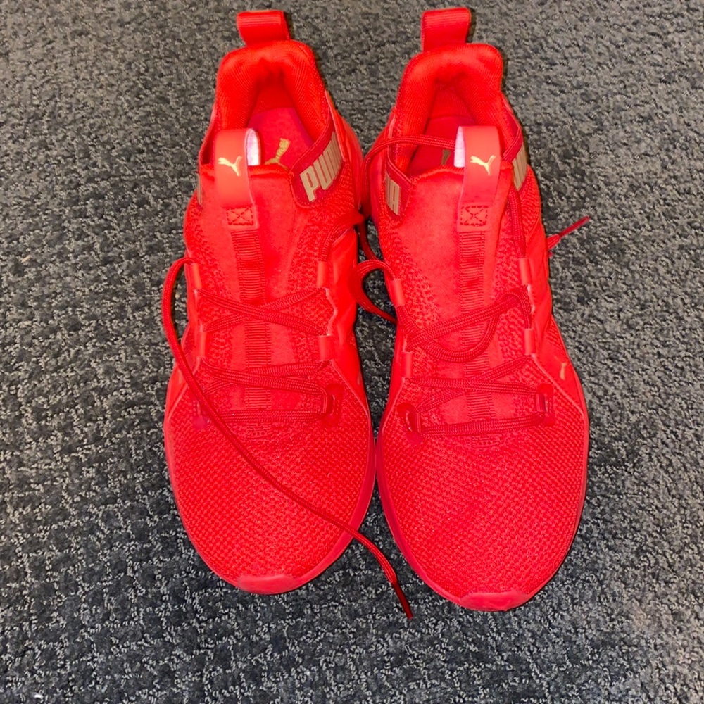 Never worn, Red size US 8 Puma shoes
